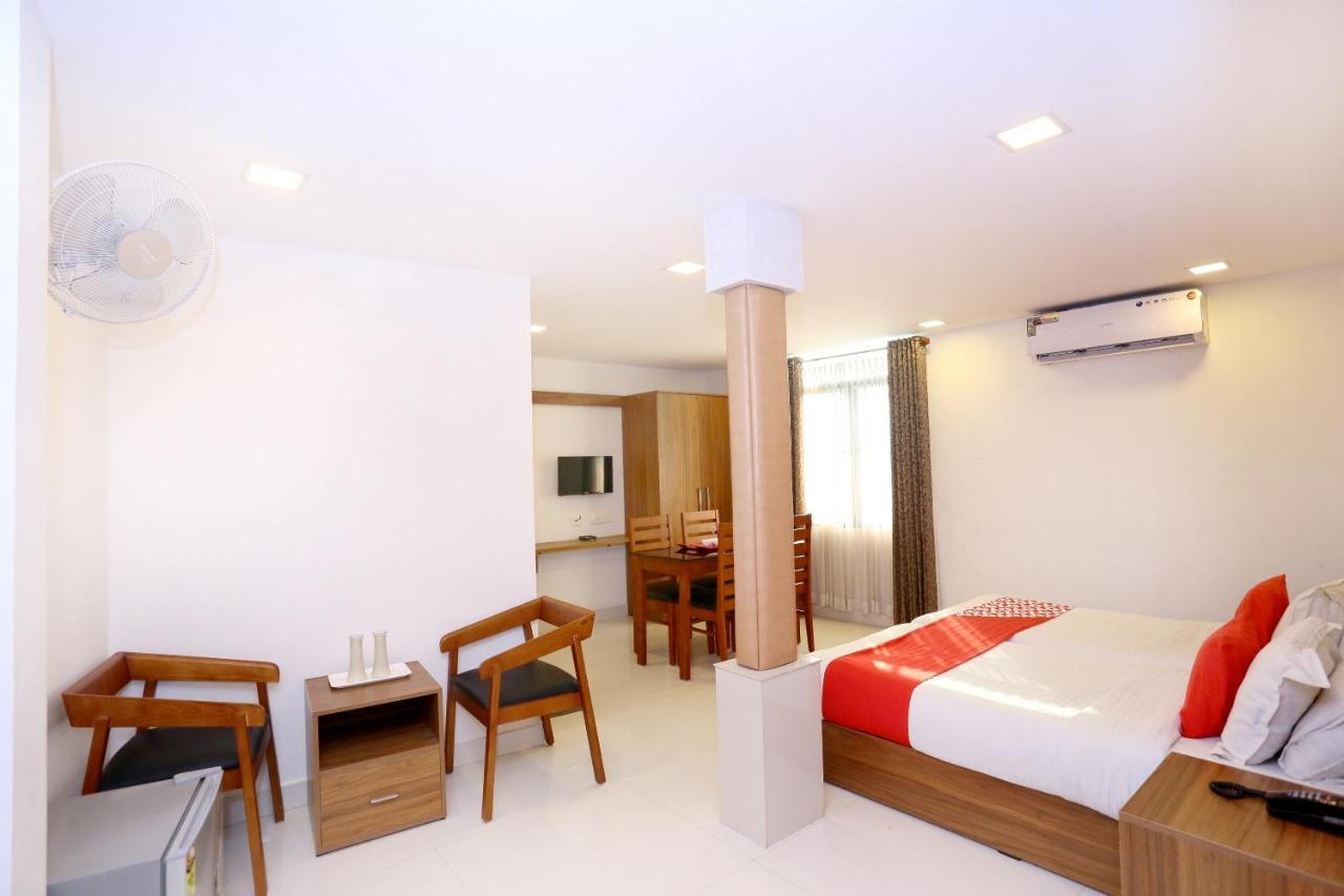 Oyo Flagship 25093 Hotel Thamam Kochi Exterior photo